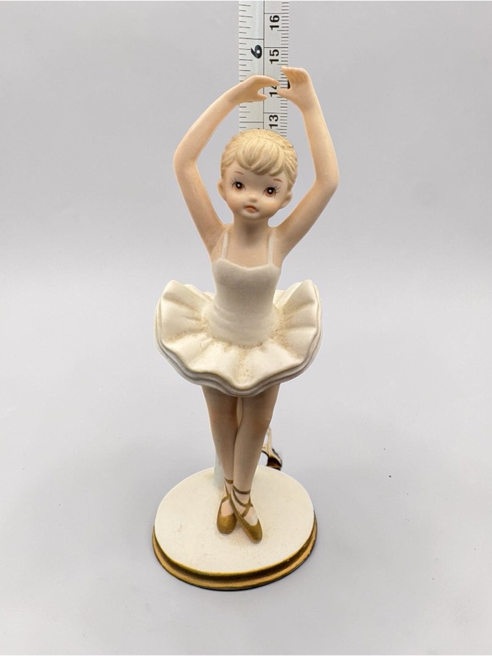 Vintage Lefton 1983 Ballerina 03835 Christopher Collection Figurine on Pedestal - Picture 12 of 14